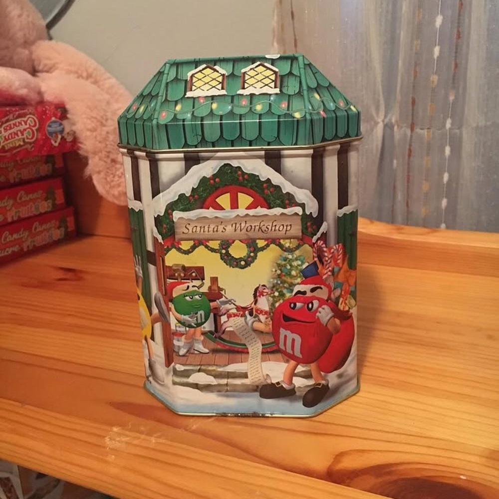 1999 M & M Christmas tin